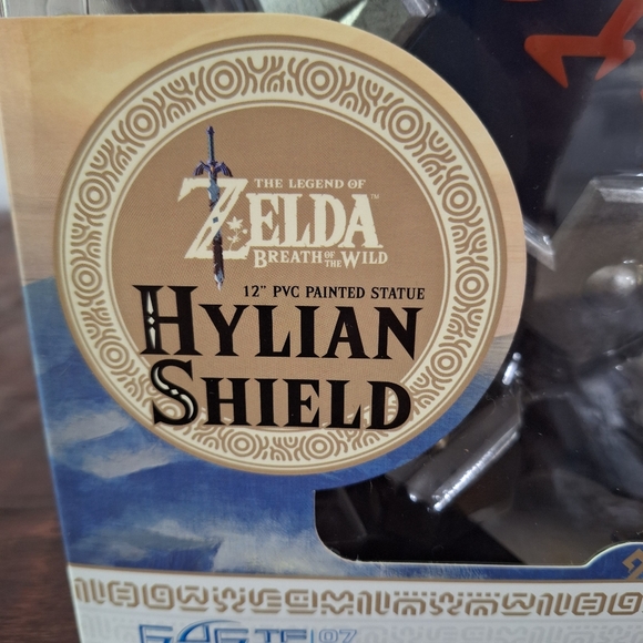 Zelda Hylian Shield - Picture 5 of 6
